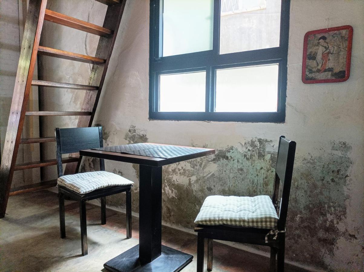 Historical Townhouse In City Center Tainan Luaran gambar